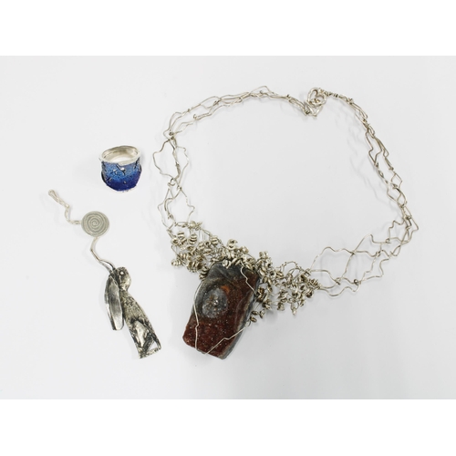 38 - Artisan made silver jewellery to include a necklace with silver wire and hardstone pendant, a silver... 