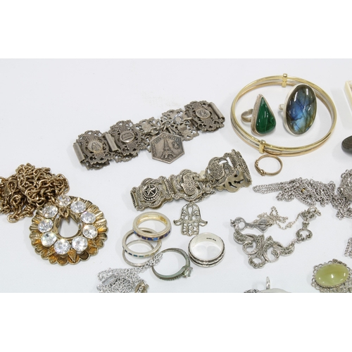 39 - Collection of silver and costume jewellery to include rings, brooches, necklaces, etc (a lot)