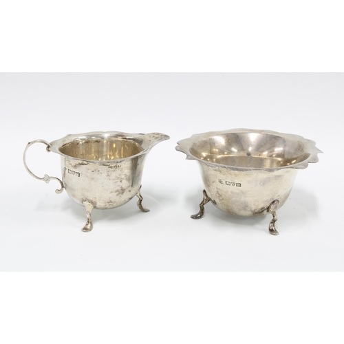 24 - George V silver cream jug and matching  sugar bowl, Chester 1920 (2)
