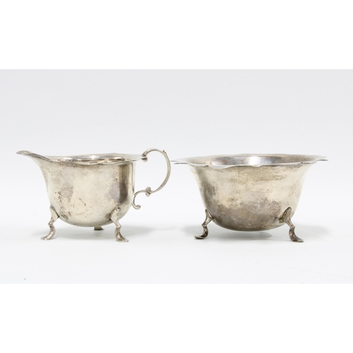 24 - George V silver cream jug and matching  sugar bowl, Chester 1920 (2)