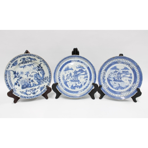 91 - Three Chinese 18th century blue and white plates (some damages) (3) 23cm.