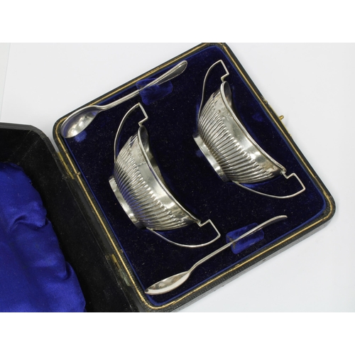 4 - Pair of Victorian silver salts, Birmingham 1896, in fitted case with Epns salt spoons