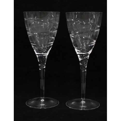 115 - Set of eight contemporary wine glasses 23cm (8)