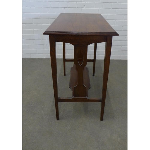 238 - An Edwardian Arts & Crafts oak side table. 76 x 75 x 45cm.