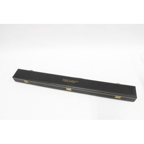 392 - Tecno Pro snooker cue in a fitted case