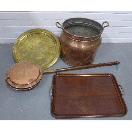 401 - Mixed lot to include a copper bed warming pan, brass tray, oak tray and copper bucket.