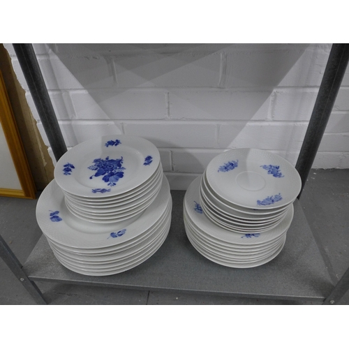 412 - Royal Copenhagen  blue and white dinner service with matching teaset, with flowers and ozier type bo... 