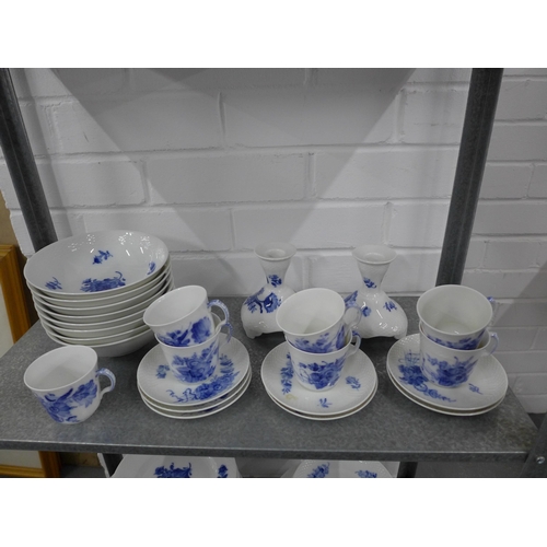 412 - Royal Copenhagen  blue and white dinner service with matching teaset, with flowers and ozier type bo... 