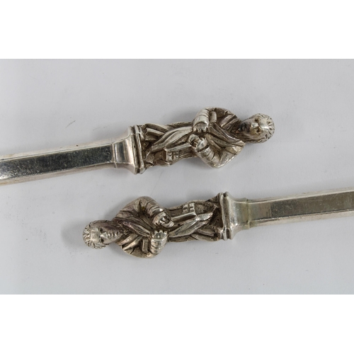 49 - A Victorian pair of silver Apostle spoons, London 1883, 21cm (2)