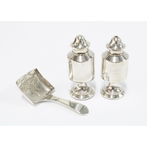 67 - George V silver salt and pepper pots, William Vale, Birmingham 1915 and a Georgian silver caddy spoo... 