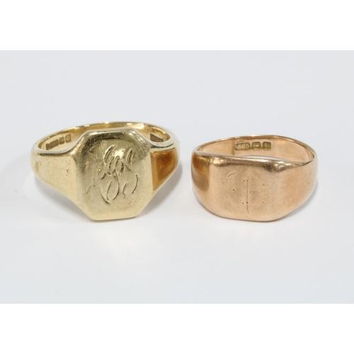 75 - Gents 9ct yellow gold signet ring, size T, and a 9ct rose gold signet ring, size M (2) approx 12.5 g... 