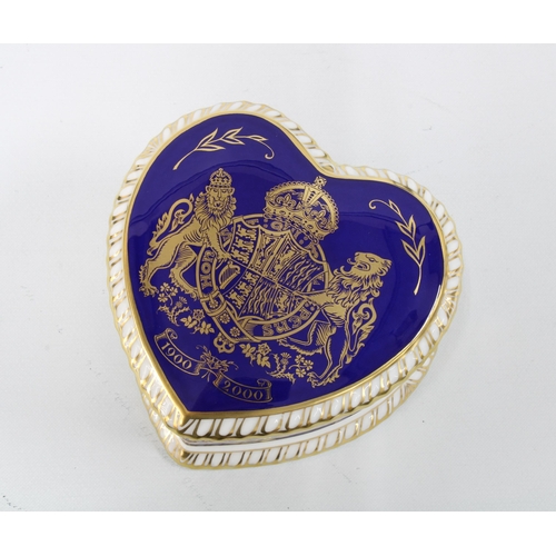 101 - Royal Crown Derby porcelain heart trinket box, with box and limited edition certificate number 301, ... 