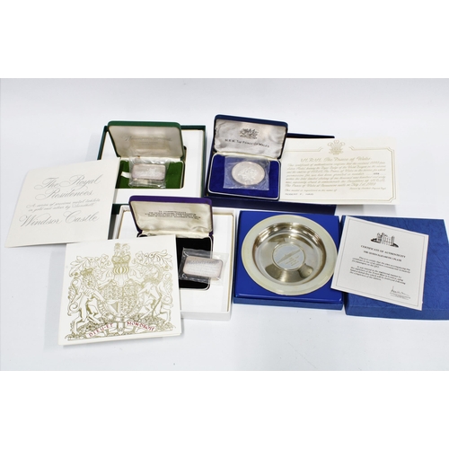 17 - The Royal Silver Wedding Anniversary silver tablet / ingot, Ltd Ed 232/1972, The Royal Residencies W... 