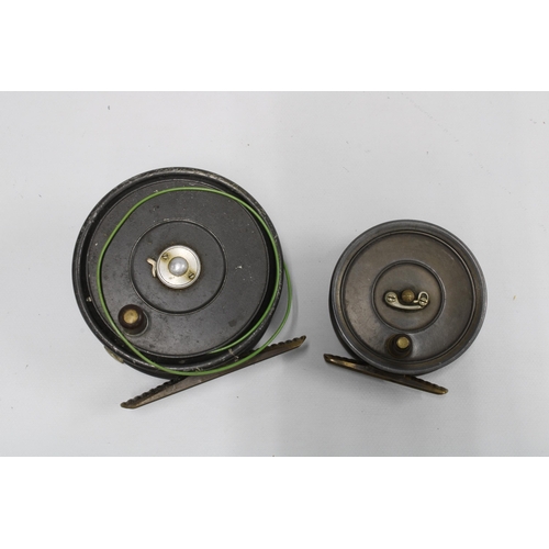 377 - Hardy Bros Ltd The 'Uniqua' fishing reel, size 3 & 3/4 Brit Pat 658472, together with a smaller Hard... 