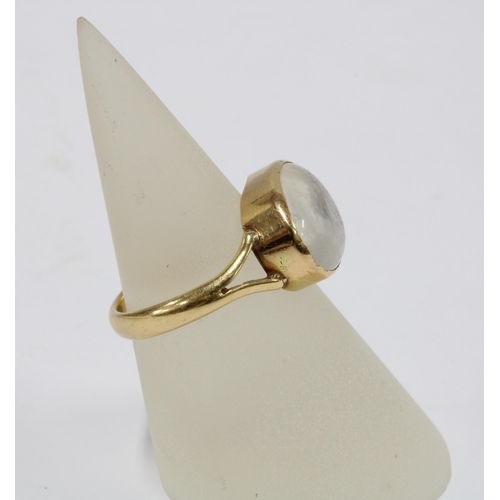 41 - 18ct gold Moonstone ring, size O