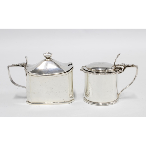 31 - Georgian silver mustard with blue glass liner, London 1806 together with a silver drum mustard, Shef... 