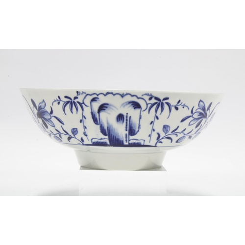 428 - Worcester blue and white bowl with crescent backstamp, 18cm diameter