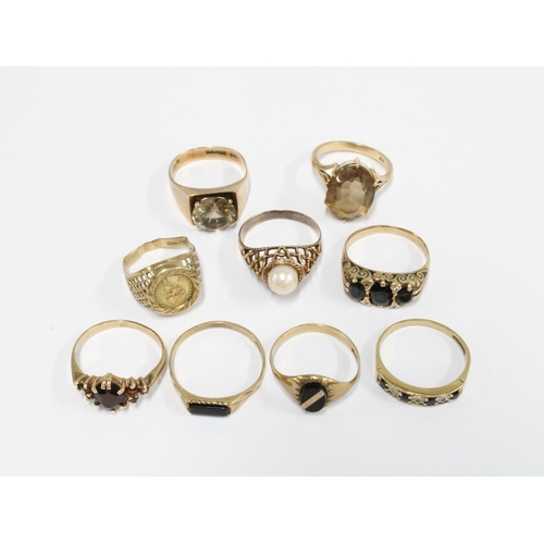 66 - A group of nine 9ct gold rings (9)