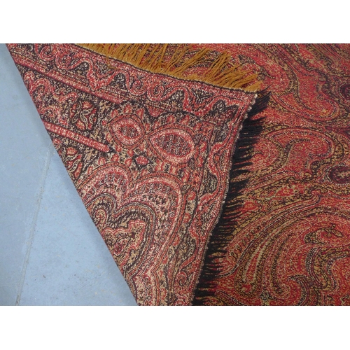 442 - Paisley pattern shawl, 155 x 90cm.