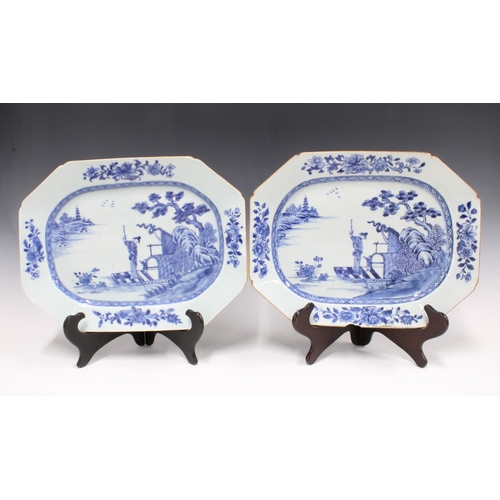 111 - A pair of Chinese Export blue and white octagonal ashet / platters (some rim chips) (2) 35 x 27cm.