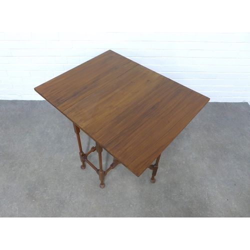 209 - Mahogany spider gateleg leg table, 68 x 67 x 85cm.