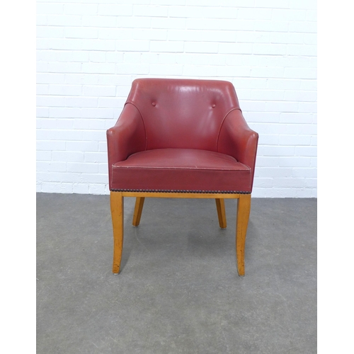 211 - Mid 20th century red leather tub chair, 61 x 80 x 44cm.