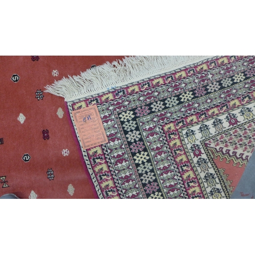 220 - 20th century Moroccan carpet / large rug, rose field with an hexagonal medallion in ivory, multiple ... 