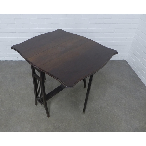 228 - An Edwardian mahogany Sutherland table, 88 x 71 x 76cm.