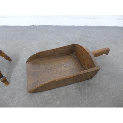 233 - Small elm stool with a circular top together with a scoop / shovel, 18 x 17cm. (2)