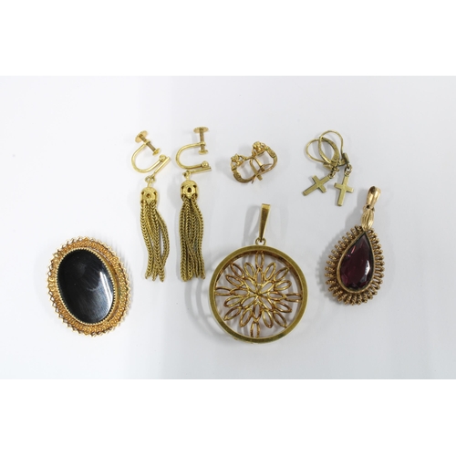 4 - A collection of gold plated costume jewellery and a pair of pearl stud earrings (a lot)