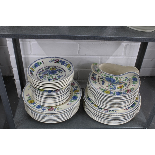 434 - Masons Ironstone 'Regency' part dinner service, approximately 58 pieces