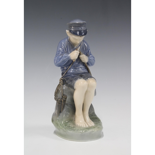 98 - Royal Copenhagen figure The Whittler model No. 905, 18cm.