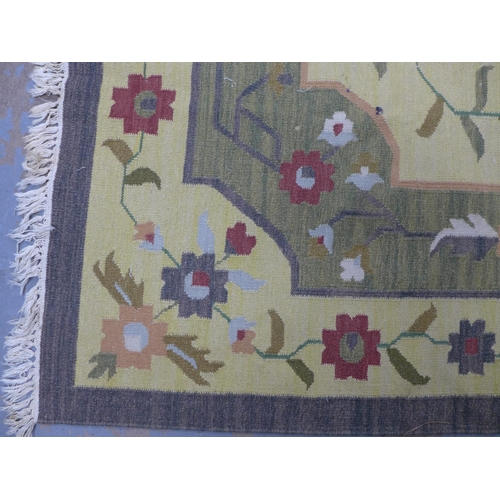 300 - Large flatweave rug, golden field with allover foliate pattern, 305 x 250cm.