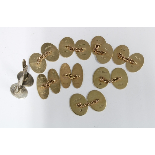 42 - Four pairs of 9ct gold cufflinks together with a pair of silver cufflinks (5 pairs)