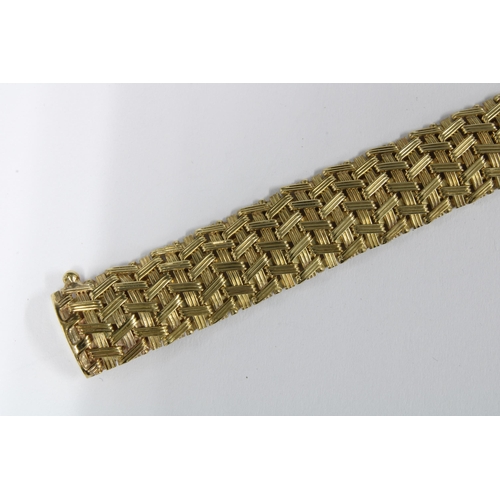 48 - Italian 9ct gold bracelet, with textured weave links, stamped with import marks for Birmingham 1999