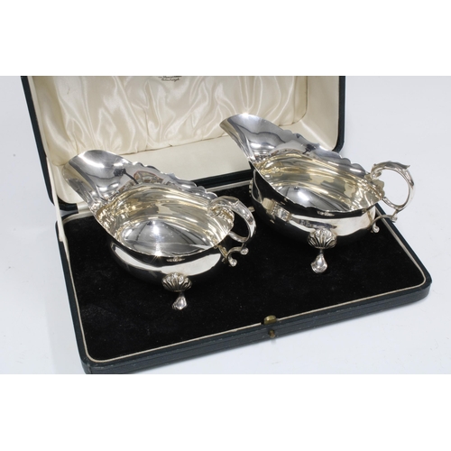 10 - George V pair of silver sauce boats, Wilson & Sharp, London 1931, in original fitted case (2)