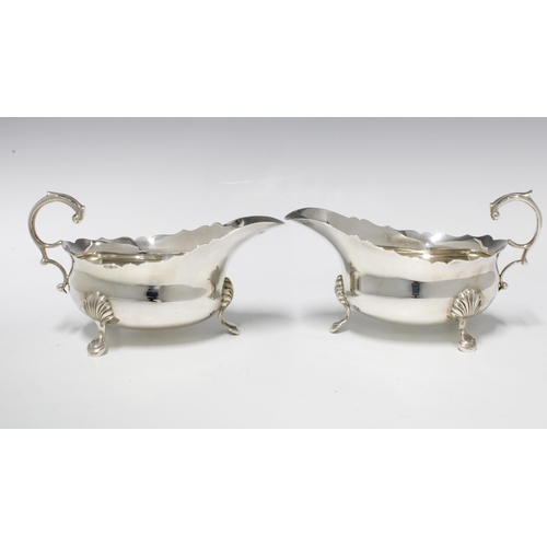 10 - George V pair of silver sauce boats, Wilson & Sharp, London 1931, in original fitted case (2)