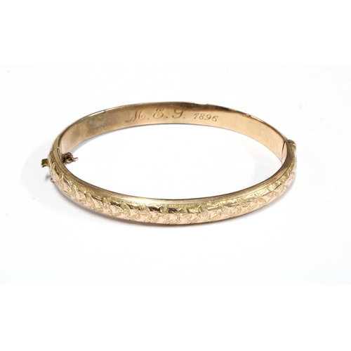 76 - Victorian 9ct gold bangle, Chester 1895,