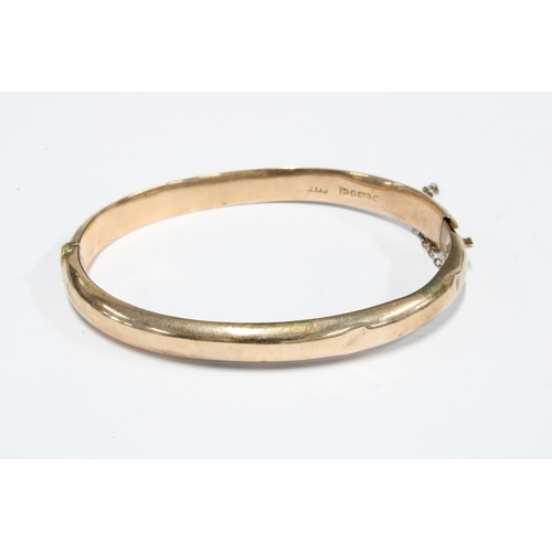 76 - Victorian 9ct gold bangle, Chester 1895,