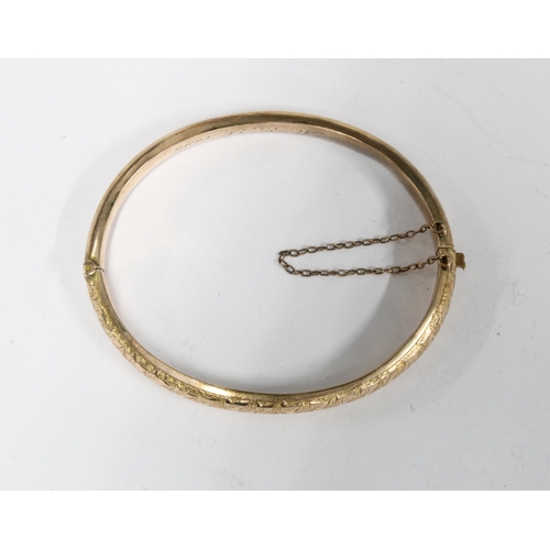 76 - Victorian 9ct gold bangle, Chester 1895,