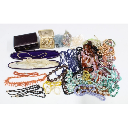 78 - Collection of costume jewellery beads to include vintage coral beads, etc (a lot)