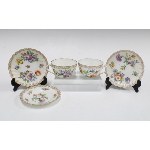 102 - Dresden Deutsche Blumen pattern cups and saucers (5)