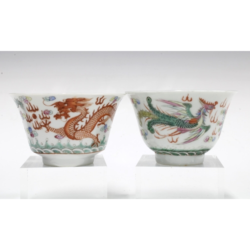 130 - Two Chinese famille verte tea bowls with dragon pattern, a Chinese blue and white teabowl, Chinese b... 