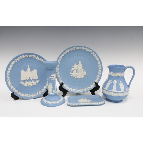 135 - Collection of pale blue Wedgwood Jasperware (5)