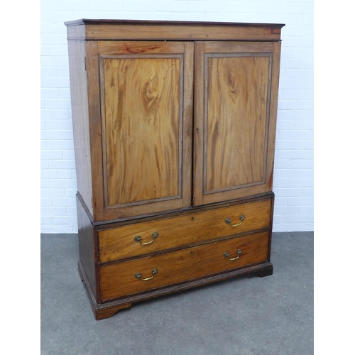 272 - Georgian mahogany linen press, with pull out slides over two long drawers (A/F) 115 x 158 x 49cm.