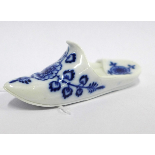 279 - Meissen blue and white miniature porcelain Turkish slipper, blue crossed swords mark, 9cm