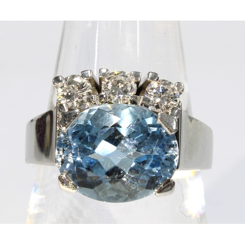 33 - 18ct white gold aquamarine and diamond ring, stamped 750, size N