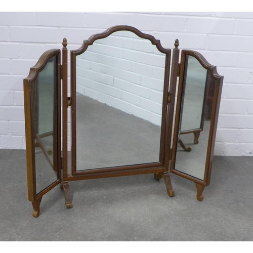 418 - Mahogany triple dressing table mirror, 79 x 67cm.