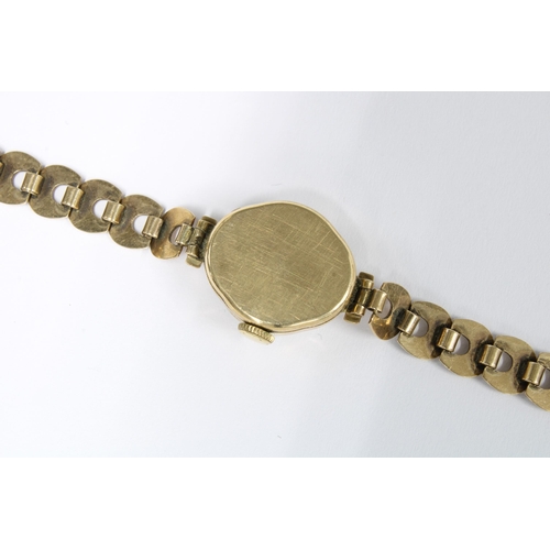 52 - Roamer, ladies vintage 9ct gold wristwatch on a 9ct gold bracelet strap, Birmingham 1962