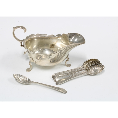 81A - Edwardian Sheffield silver sauce boat and set of six silver teaspoons, London 1906 (7)`